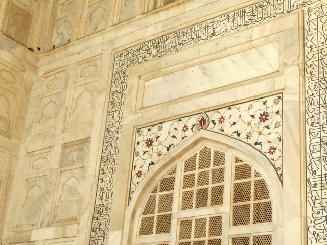 Entrance to see the tombs