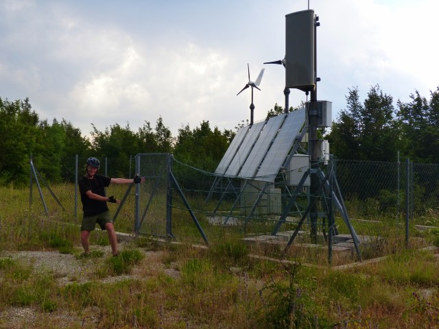 Chandler and the cellphone repeater