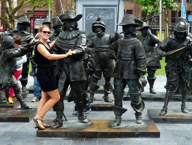Dancing with statues